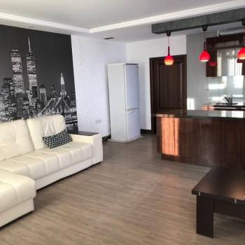 Продается 2-х комнатная квартира, 94 м²