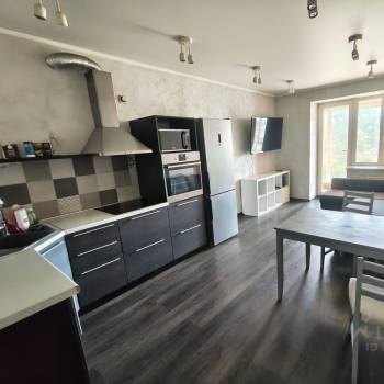 Продается 1-комнатная квартира, 50 м²