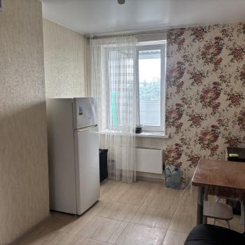 Сдается 1-комнатная квартира, 49 м²
