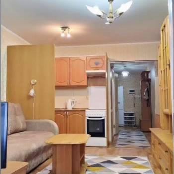 Продается 1-комнатная квартира, 32 м²