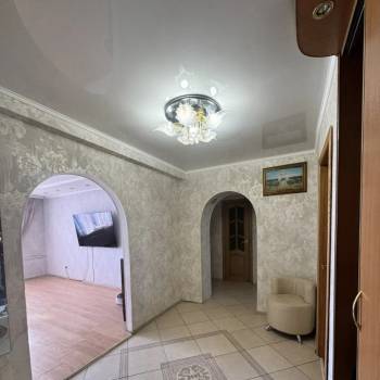Продается Многокомнатная квартира, 77,4 м²