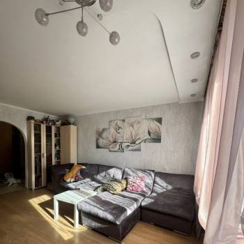Продается Многокомнатная квартира, 77,4 м²