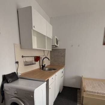 Продается 1-комнатная квартира, 11,2 м²