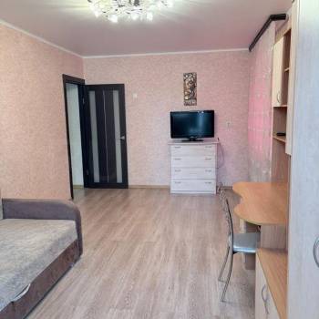 Продается 1-комнатная квартира, 40 м²
