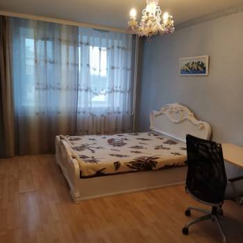 Сдается 2-х комнатная квартира, 76 м²