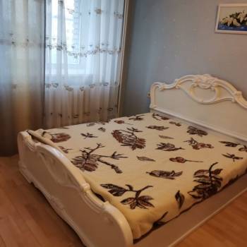 Сдается 2-х комнатная квартира, 76 м²