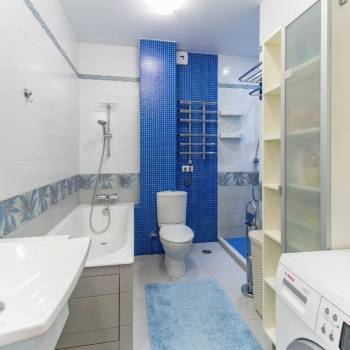 Сдается Многокомнатная квартира, 90 м²
