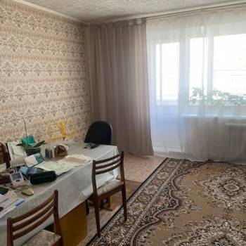 Продается Многокомнатная квартира, 77 м²