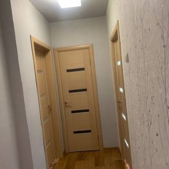 Продается Многокомнатная квартира, 77 м²
