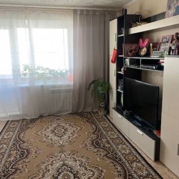 Продается Многокомнатная квартира, 77 м²