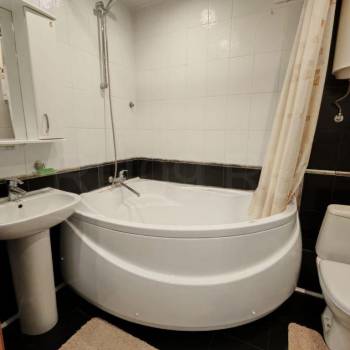 Продается 1-комнатная квартира, 40 м²