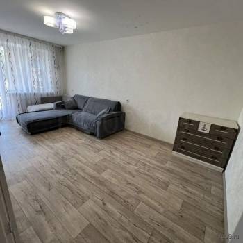 Продается 1-комнатная квартира, 39 м²