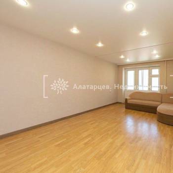 Продается 2-х комнатная квартира, 79,8 м²