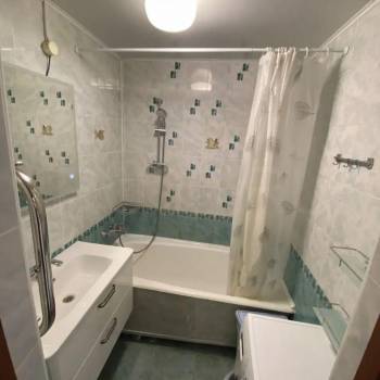 Сдается 2-х комнатная квартира, 64 м²