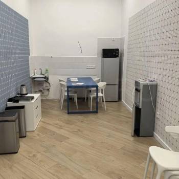 Сдается Нежилое помещение, 274 м²