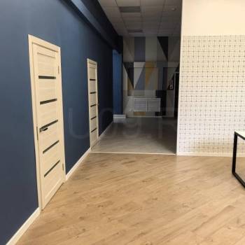 Сдается Нежилое помещение, 274 м²