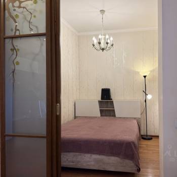 Сдается 1-комнатная квартира, 56 м²
