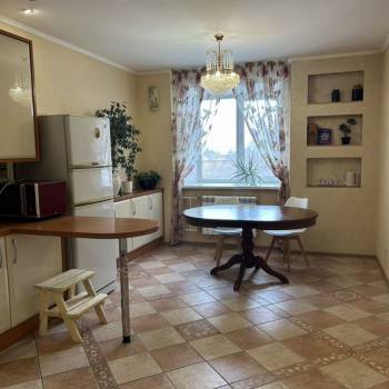 Сдается 2-х комнатная квартира, 70 м²