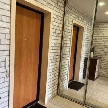 Продается 1-комнатная квартира, 42 м²