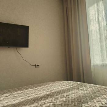 Продается 1-комнатная квартира, 42 м²