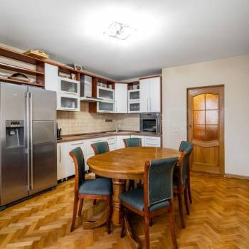 Продается Многокомнатная квартира, 129 м²