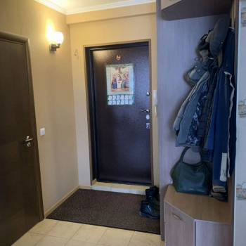 Продается 1-комнатная квартира, 42 м²