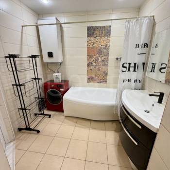 Сдается 2-х комнатная квартира, 81 м²