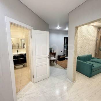 Сдается 2-х комнатная квартира, 81 м²