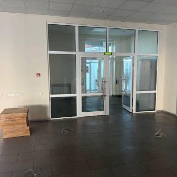 Сдается Нежилое помещение, 1500 м²
