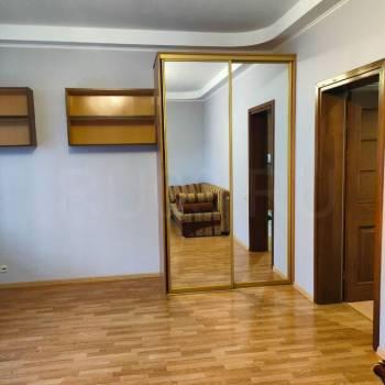 Сдается 1-комнатная квартира, 58 м²
