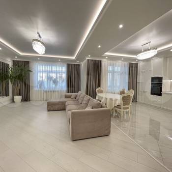 Продается Многокомнатная квартира, 150 м²