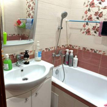 Сдается Многокомнатная квартира, 60 м²