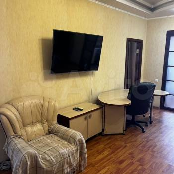Сдается Многокомнатная квартира, 80 м²