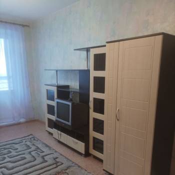 Сдается 1-комнатная квартира, 42 м²