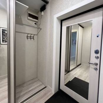 Продается 1-комнатная квартира, 42,4 м²