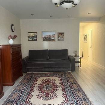 Продается 1-комнатная квартира, 42,4 м²
