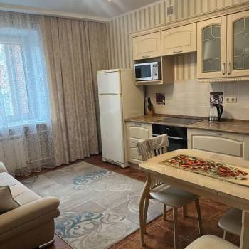 Сдается 1-комнатная квартира, 40 м²