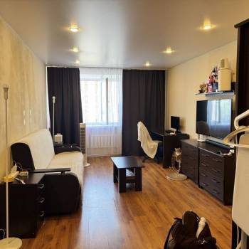 Продается 1-комнатная квартира, 32 м²