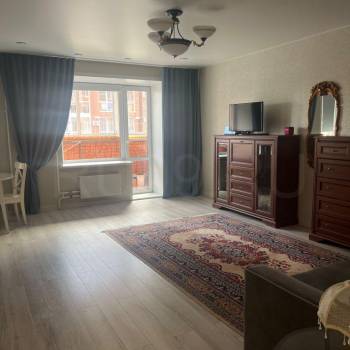 Продается 1-комнатная квартира, 42 м²