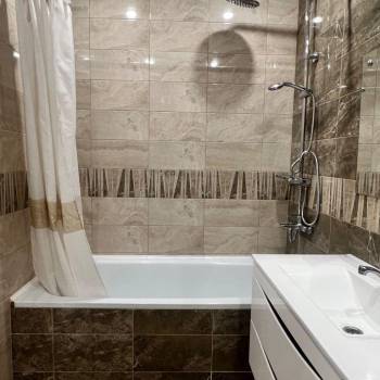 Продается 1-комнатная квартира, 42 м²
