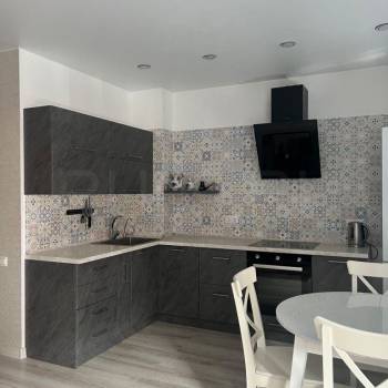 Продается 1-комнатная квартира, 42 м²
