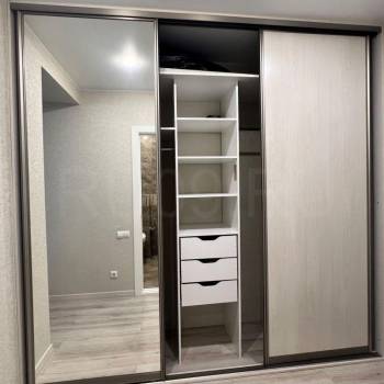 Продается 1-комнатная квартира, 42 м²