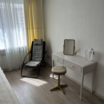 Сдается 2-х комнатная квартира, 75 м²