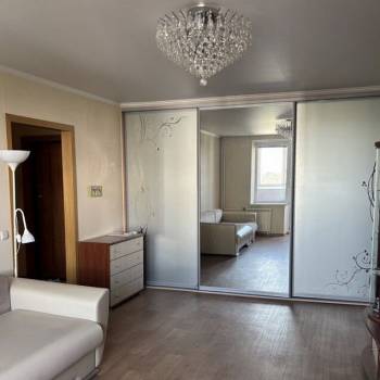 Продается 1-комнатная квартира, 40,4 м²