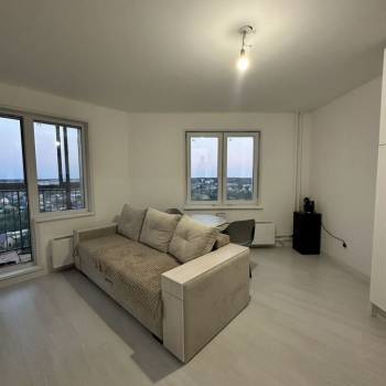 Продается 1-комнатная квартира, 42 м²