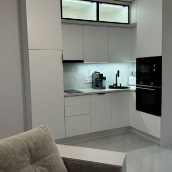Продается 1-комнатная квартира, 42 м²