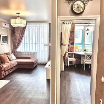 Сдается 1-комнатная квартира, 42 м²