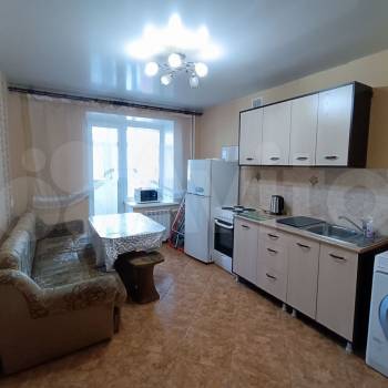 Сдается 1-комнатная квартира, 42 м²
