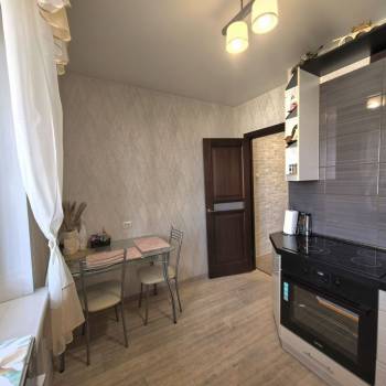 Продается 1-комнатная квартира, 38 м²