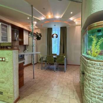 Продается 3-х комнатная квартира, 126 м²